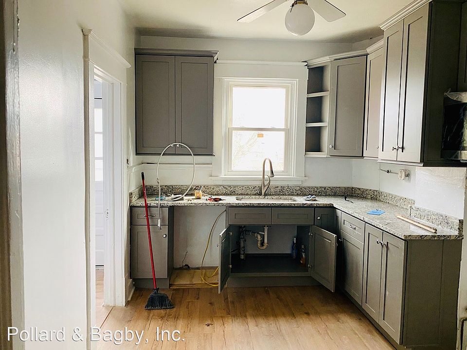 1st image of 119 N Robinson St #B