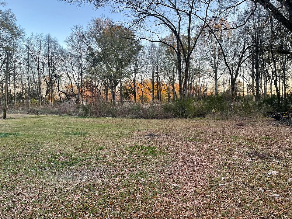 2nd image of 323 Old Highway 45