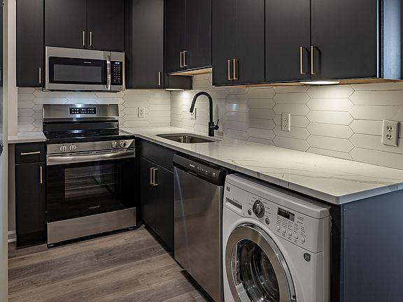 5th image of 76 W Adams Ave APT 1605