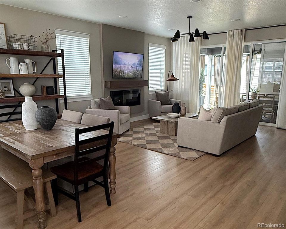 5261 Rendezvous Parkway