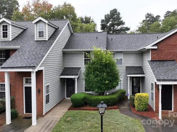 5208 Amity Springs Dr, Charlotte, NC 28212