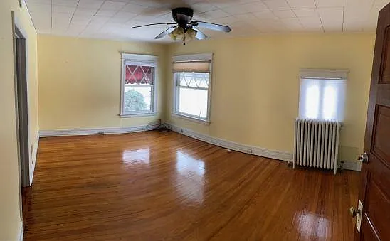 GREAT LIVING ROOM - 1424 Madison St #2