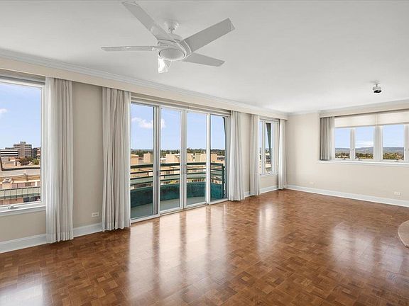 4th image of 601 Laurel Ave APT 907