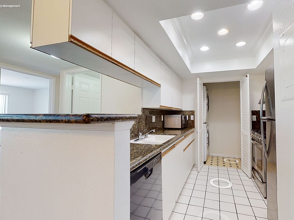 1st image of 1538 Stoner Ave APT 302