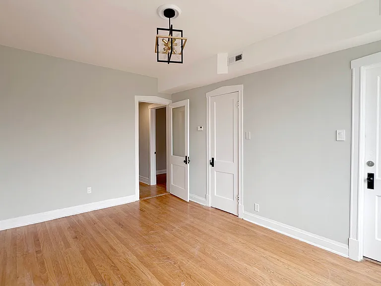 3134 W 42nd St #2 — Photo 3