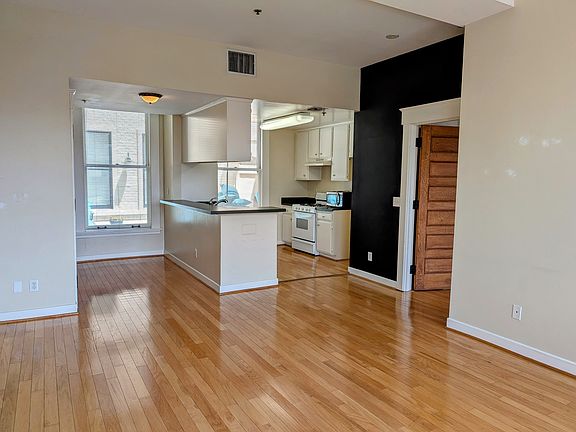 3rd image of 14 N Fair Oaks Ave Suite 305