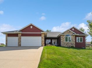 490 Erusha Dr, Walford, IA