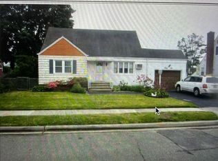 36 Idell Rd, Valley Stream, NY 11580
