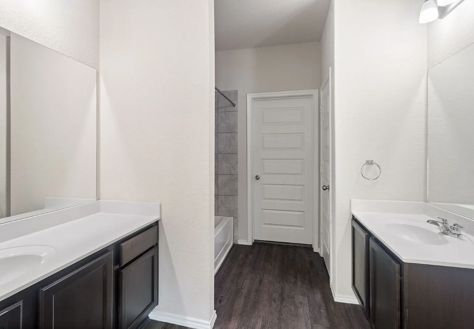 4 bed, 2.5 bath, 2459 sqft, $2,095 — Photo 3