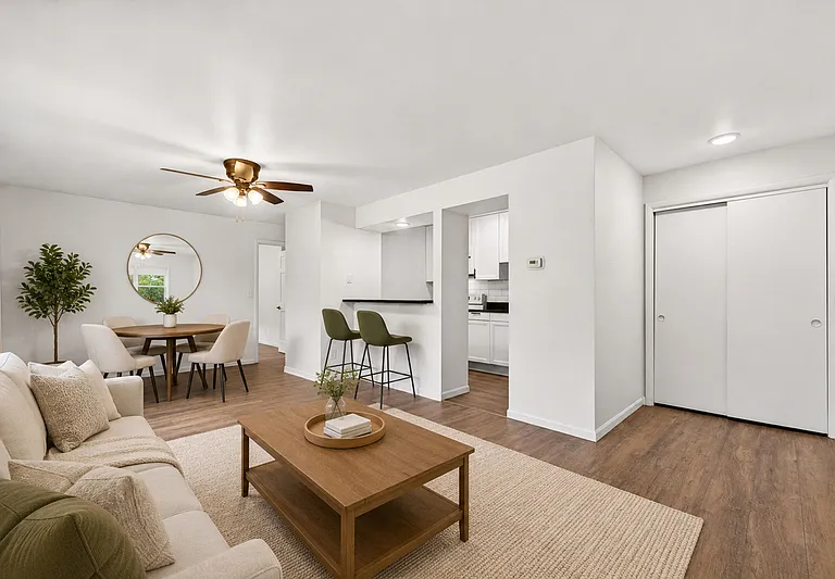 1609 E State St #201 — Photo 5