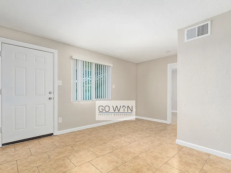 2146 E Taylor St — Photo 6