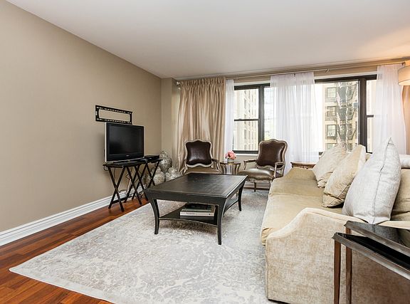 4th image of 850 N Dewitt Pl APT 5J