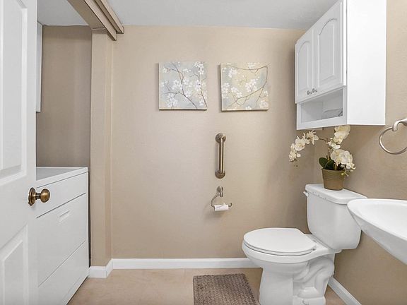 2nd image of 2199 Oak Creek Pl #2199