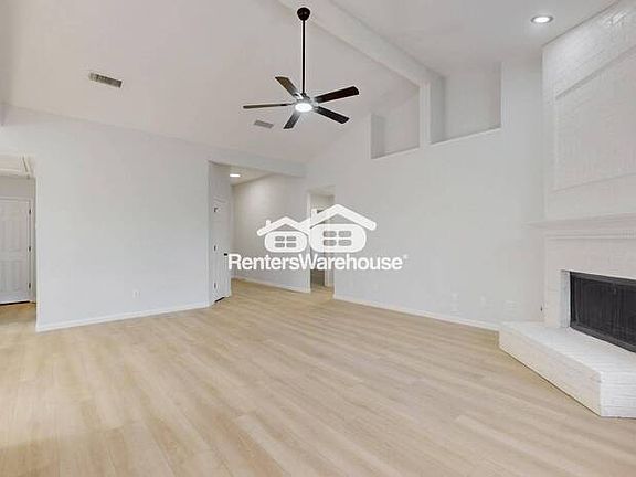 3rd image of 2301 Dampton Dr