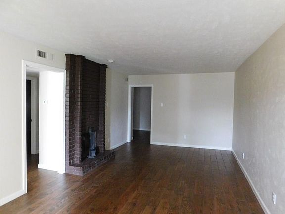 2nd image of 1515 Britainway Ln