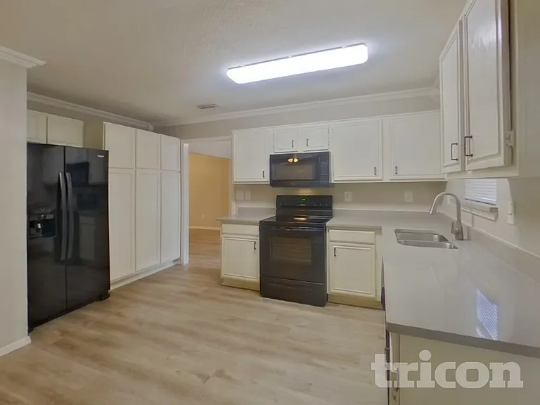 6729 Daffodil Ct — Photo 5