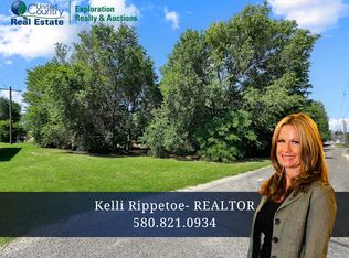 602 S Sheb Wooley Ave, Erick, OK 73645