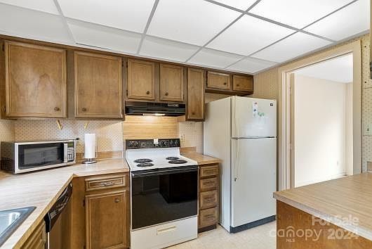 5th image of 1646 Hollow Dr