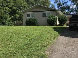9921 Farr Dr, Fairfax, VA 22030