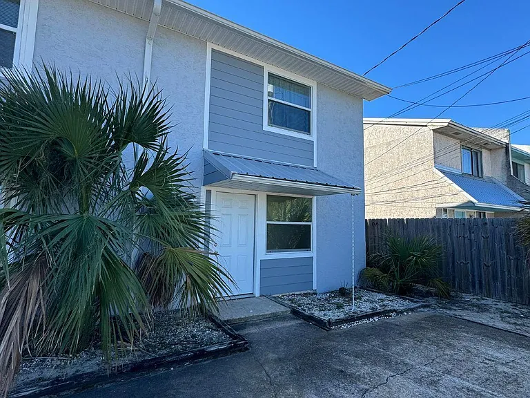 8003 Beach Dr #C — Photo 2