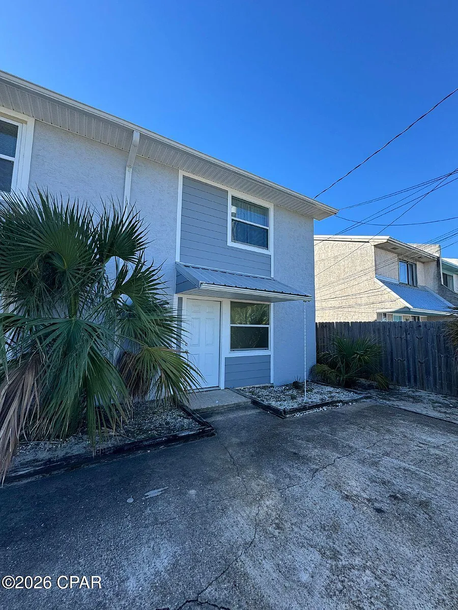 Building Photo - 8003 Beach Dr #C