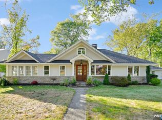 32 Wanaque Rd W, Hewitt, NJ 07421