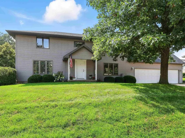 40 White Pine Rd, Geneseo, IL 61254