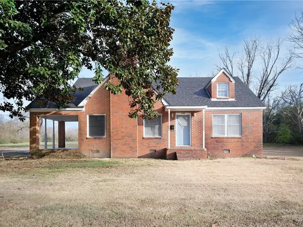 503 6th St NE, Fayette, AL 35555