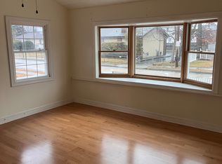 49 Manor Rd #1, Valley Stream, NY 11580