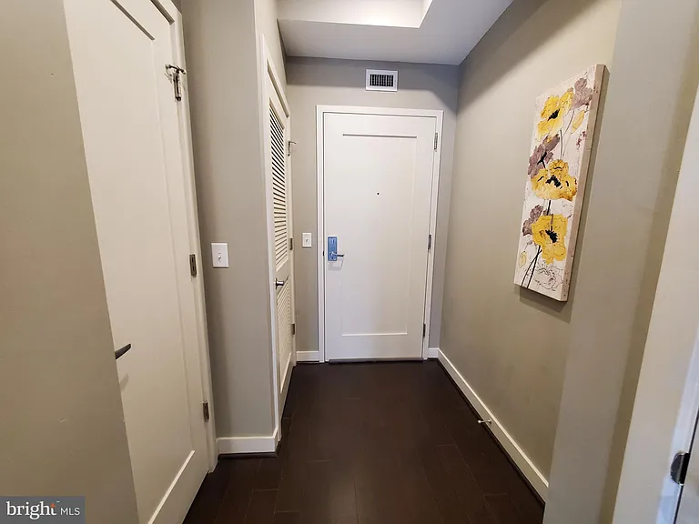 1320 Fenwick Ln #305 — Photo 2