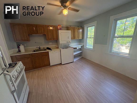 3rd image of 73 Marlboro St #3