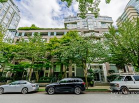1288 Marinaside Cres