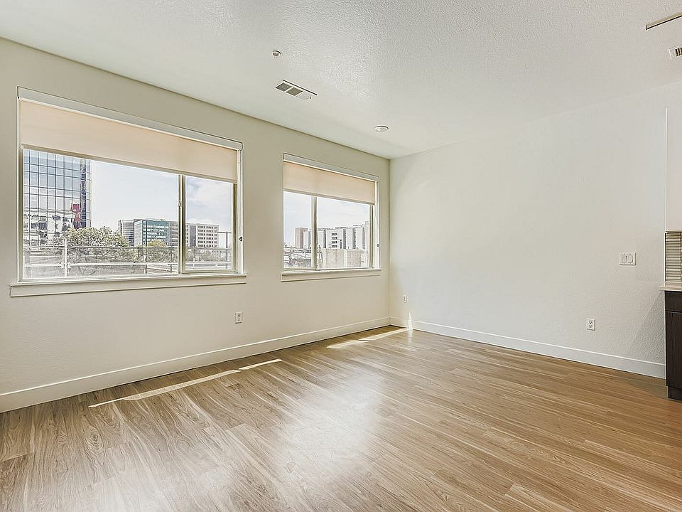 828 Broadway - Web Quality - 018 - 32 309 Living Room
