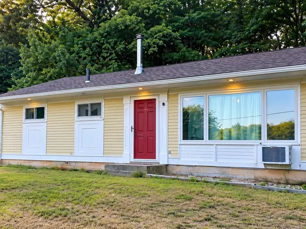 20 Hillside Dr, Northbridge, MA 01534