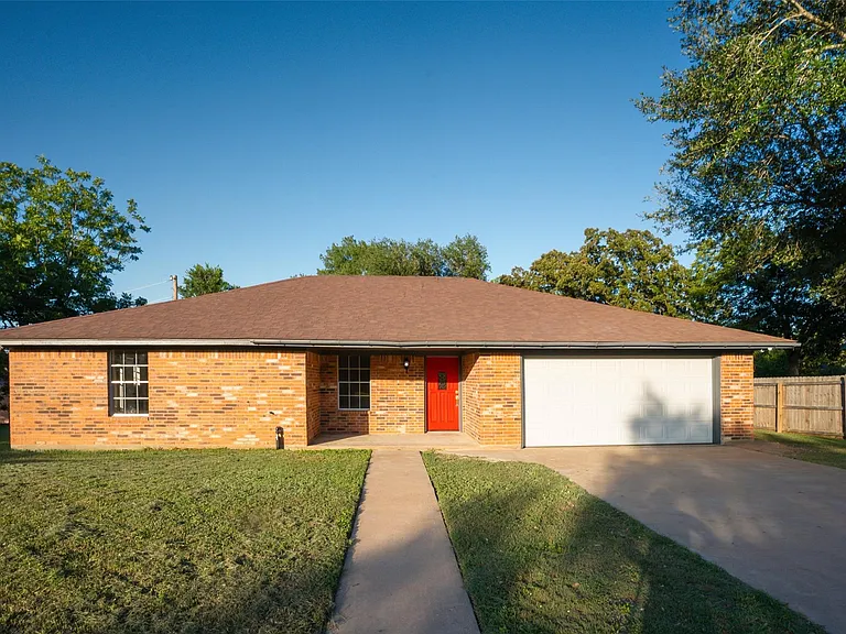 1601 Westwind Dr — Photo 1