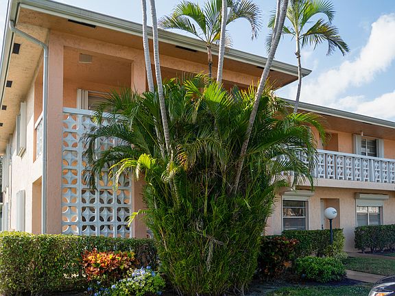 2nd image of 1540 NW 18th Ave APT 202