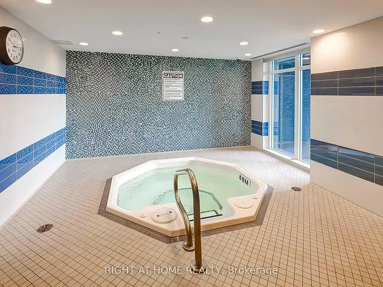 7165 Yonge St E #631 — Photo 11