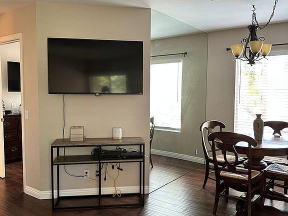 5th image of 552 N Via Colinas
