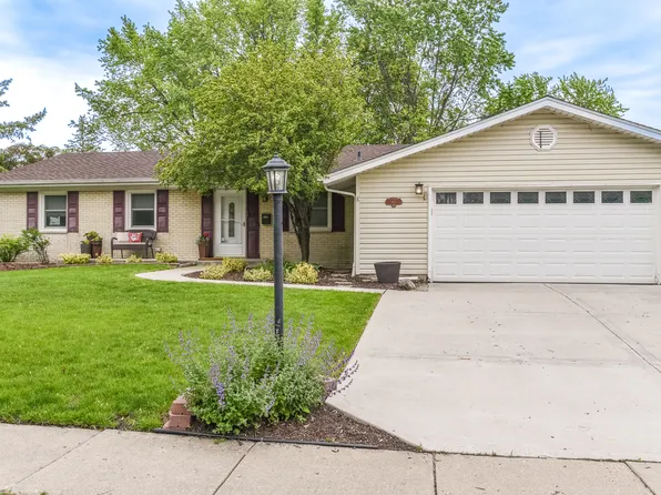 985 W Firestone Dr, Hoffman Estates, IL 60192