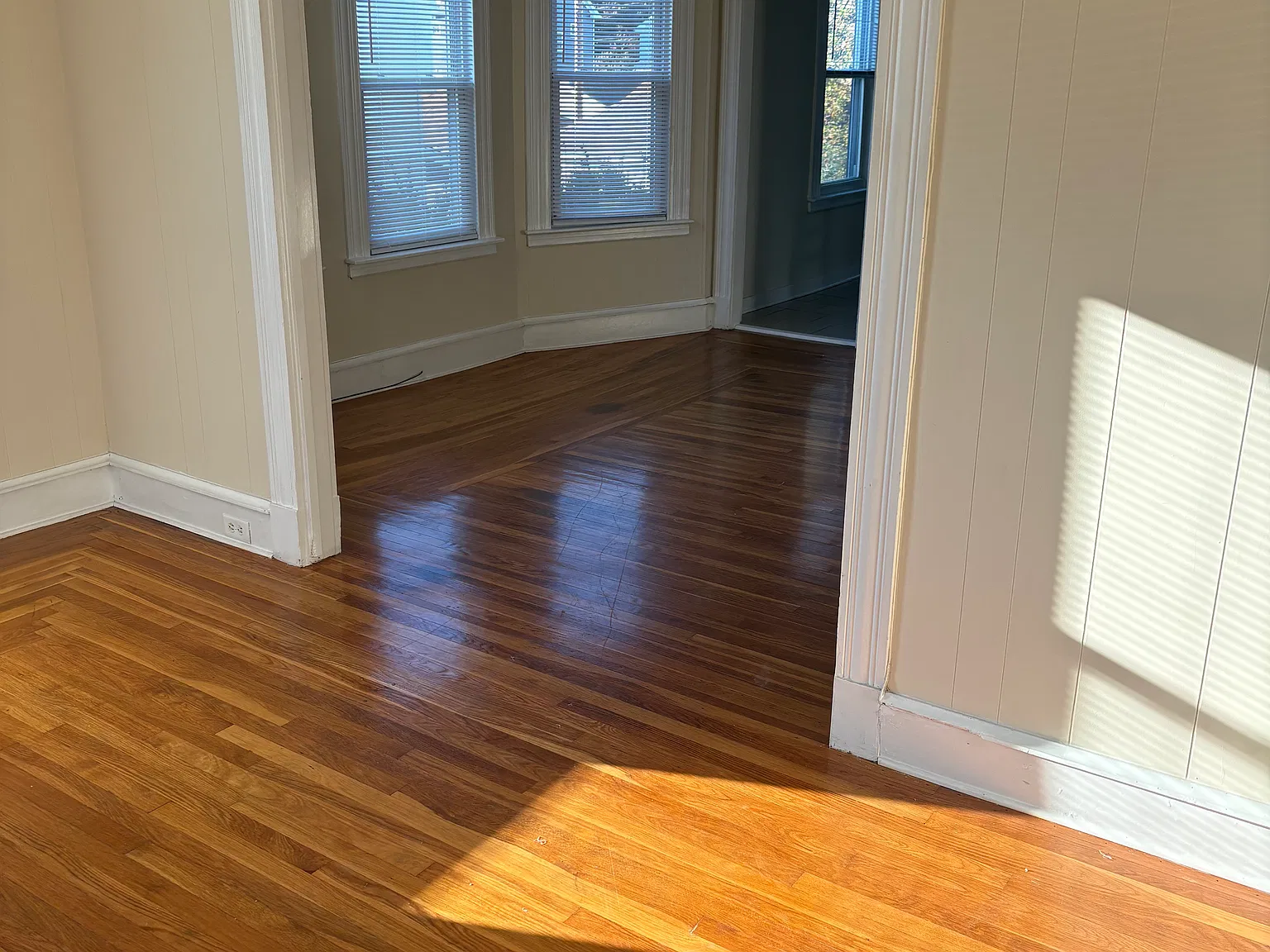 3 bed, 1200 sqft, $2,100 — Photo 3