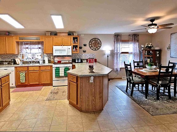 5th image of 9925 Grantham Ct
