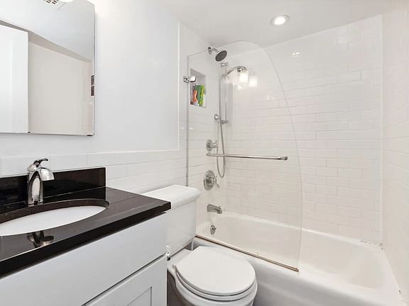 3rd image of 45 Tudor City Pl APT 208