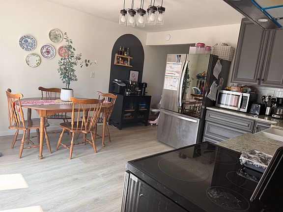 4th image of 1514 Valoria St