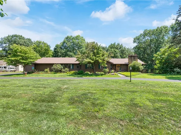 12980 Robinwood St NE, Alliance, OH 44601