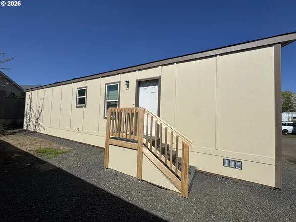 1085 W 1st Ave #K, Junction City, OR 97448