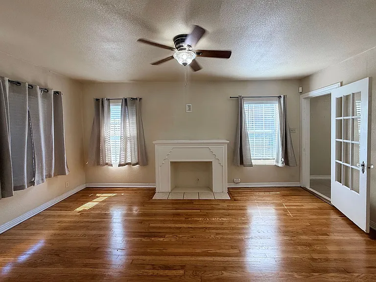 210 Haggin St — Photo 10
