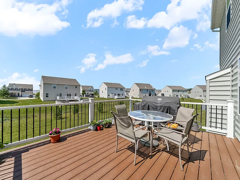 305 Goodwick Dr — Photo 35