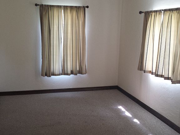 2nd image of 41403 Elmwood St