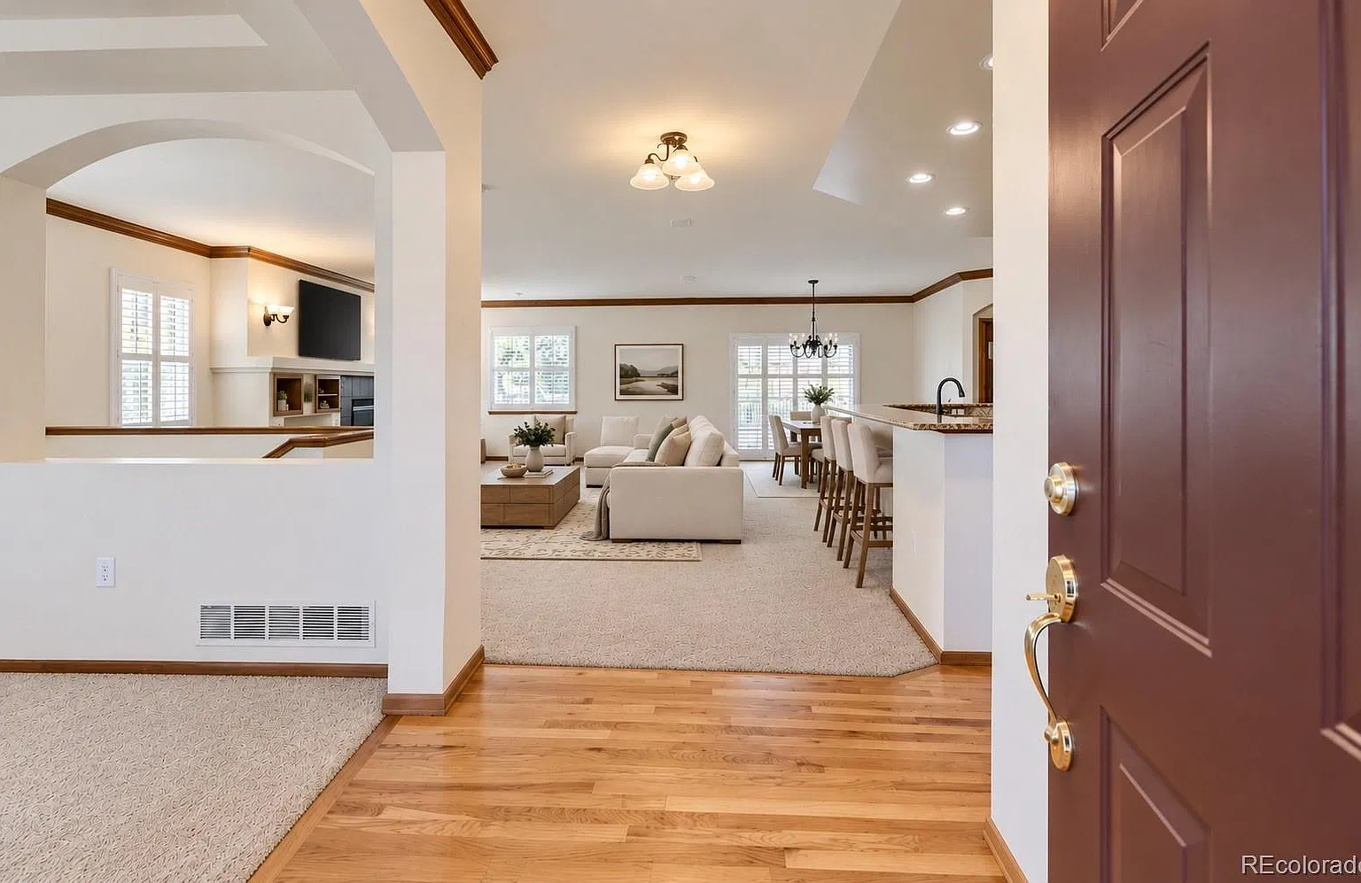 2 bed, 2.5 bath, 2434 sqft, $3,000 — Photo 3