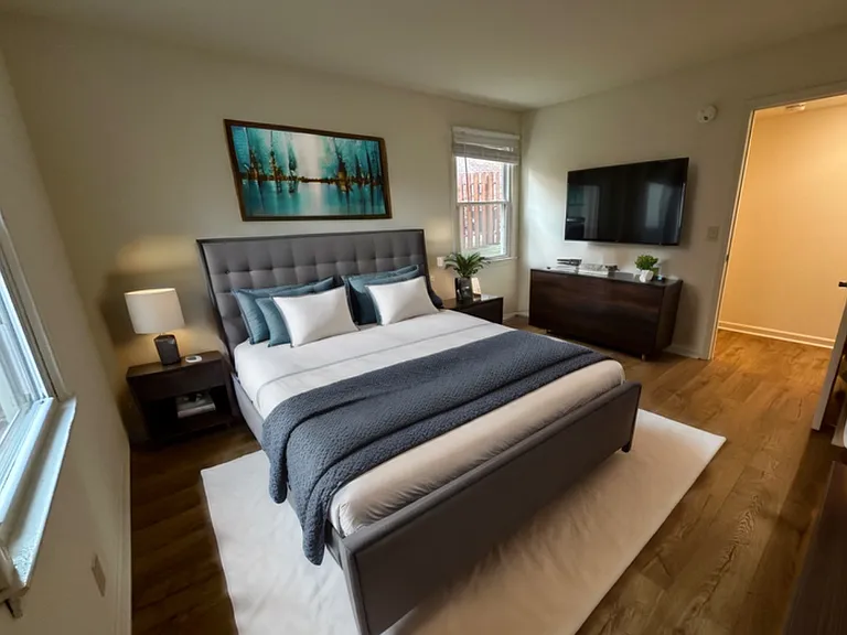 2905 Burch Ave #8 — Photo 4